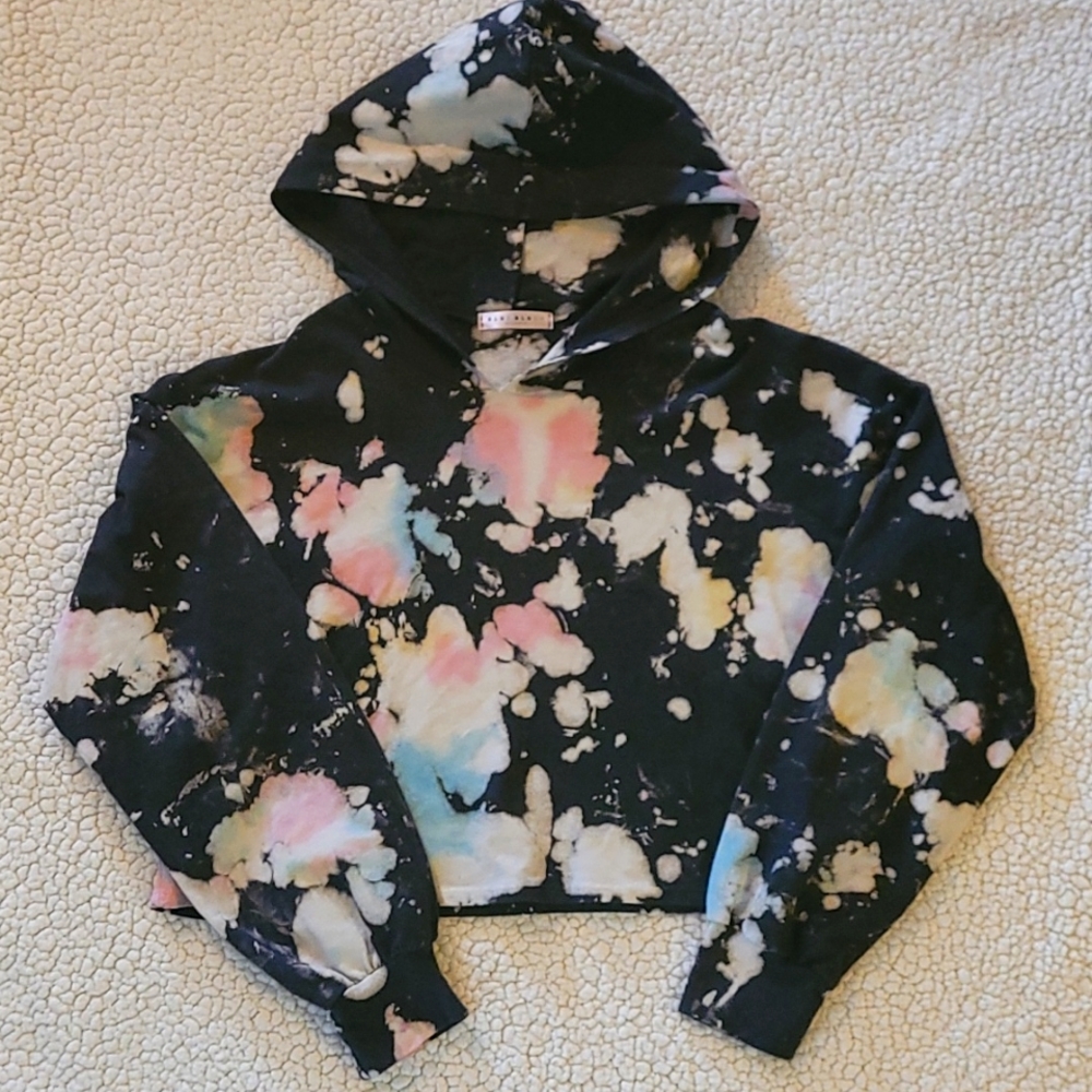 Blue Blush Los Angeles tie dye cropped hoodie
